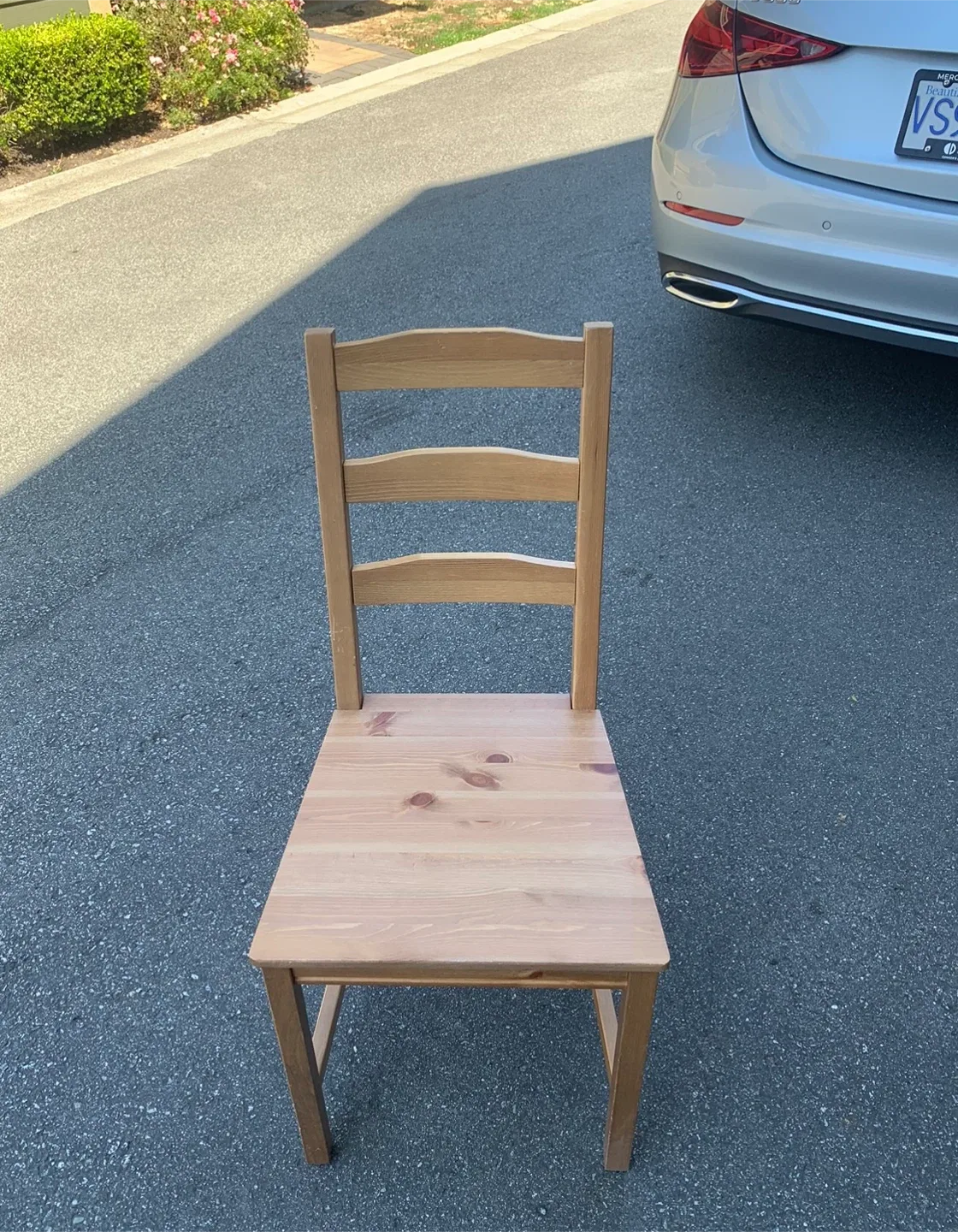 IKEA white table with 2 Chairs image indicator(2)