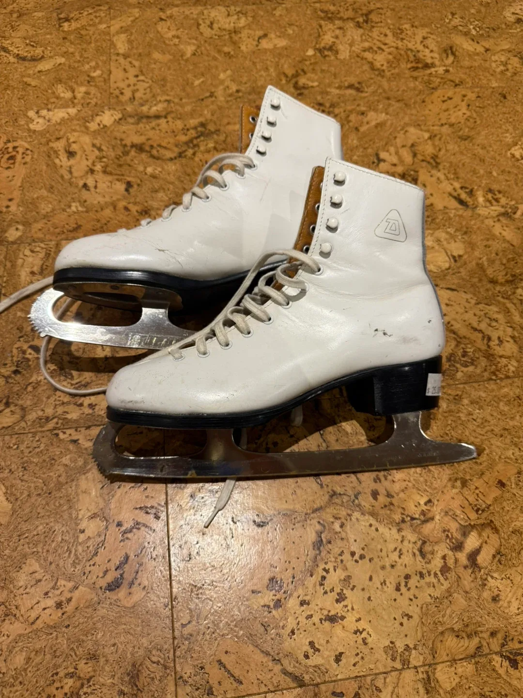 Daoust Figure Skates size 6.5 thumbnail