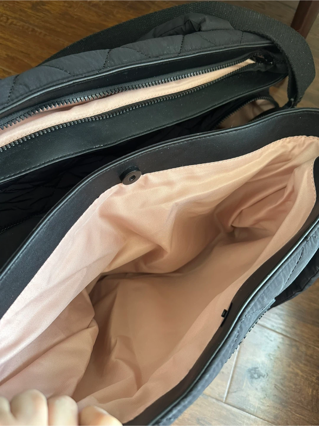 Poppy and Peonies Voyager Quilted Black Bag - photo 3