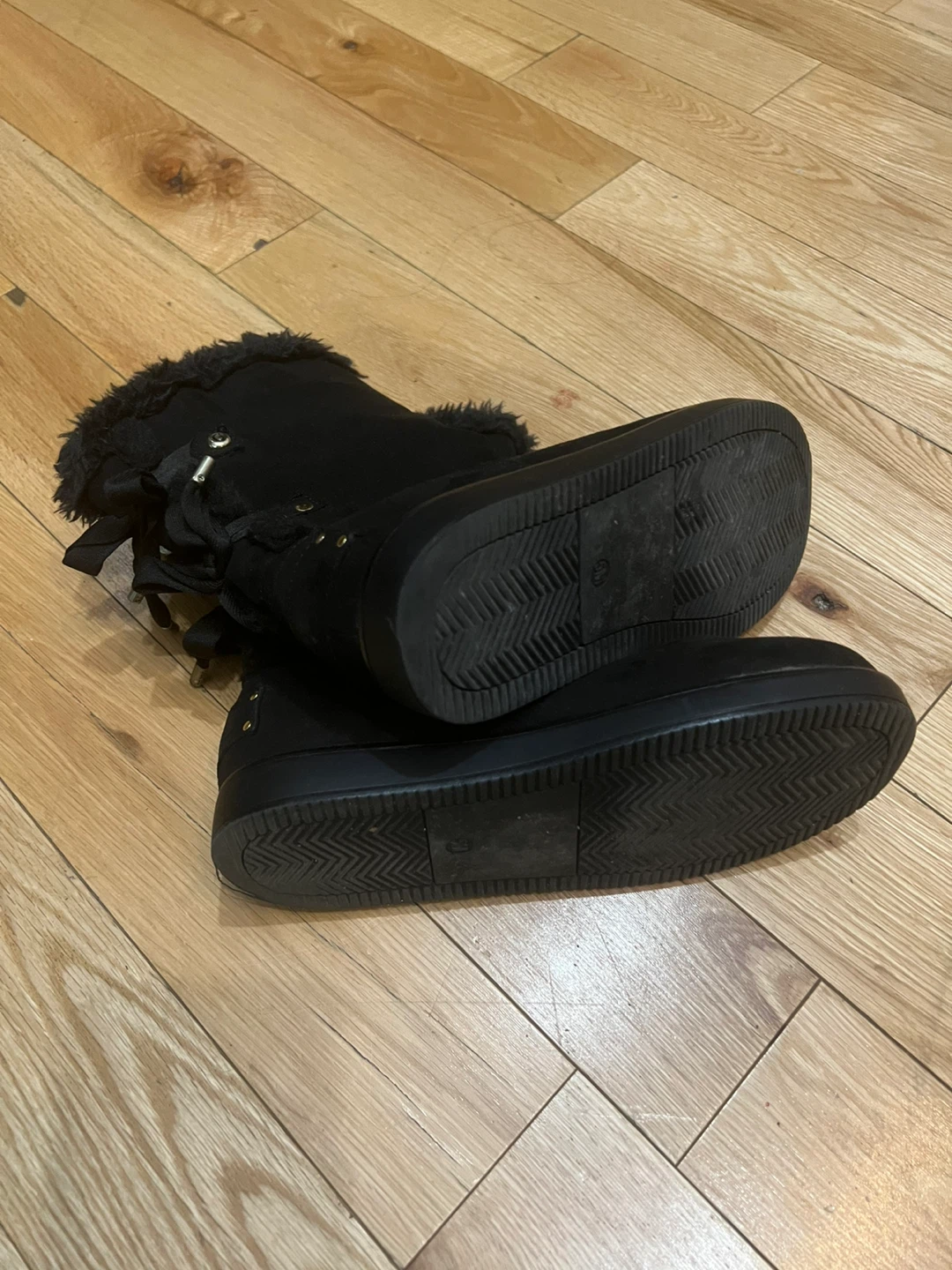 Guess Black Suede Fur Trim Boots - photo 2