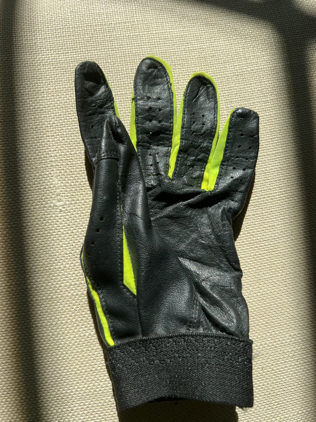 UnderArmour Clean Up 21 Youth Batting Glove LeftHand,Sz M/L - photo 3