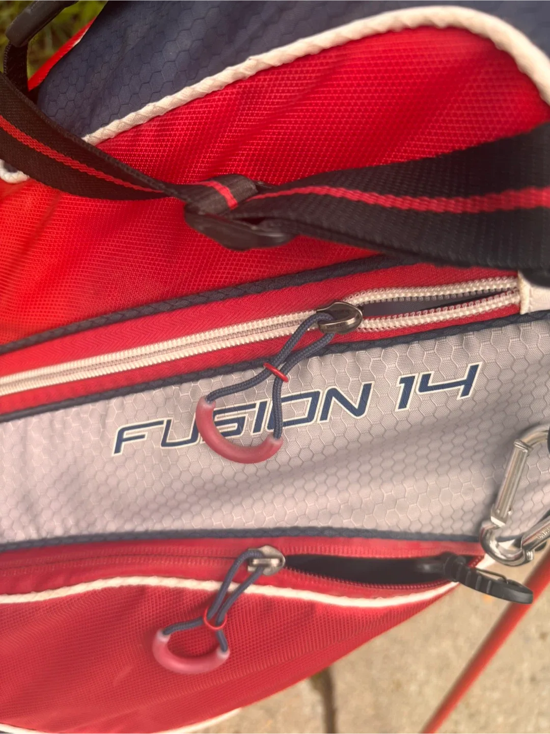 Callaway Fusion 14 Golf Bag with Stand + 14 Dividers image indicator(7)