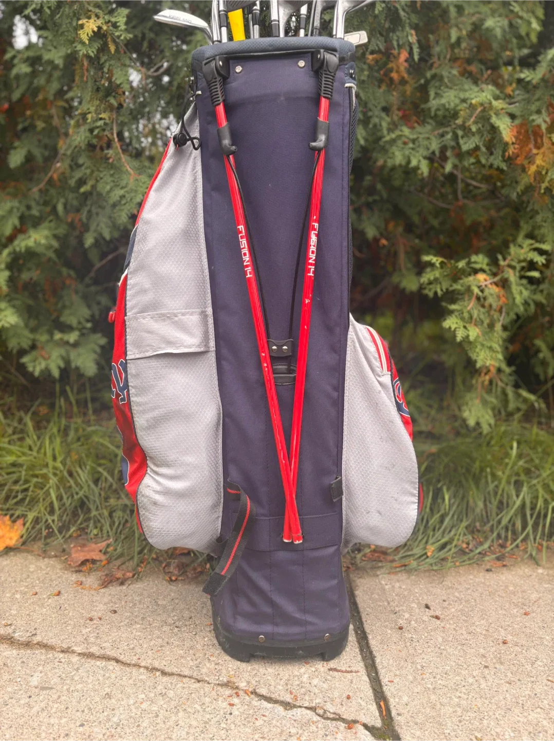 Callaway Fusion 14 Golf Bag with Stand + 14 Dividers image indicator(4)