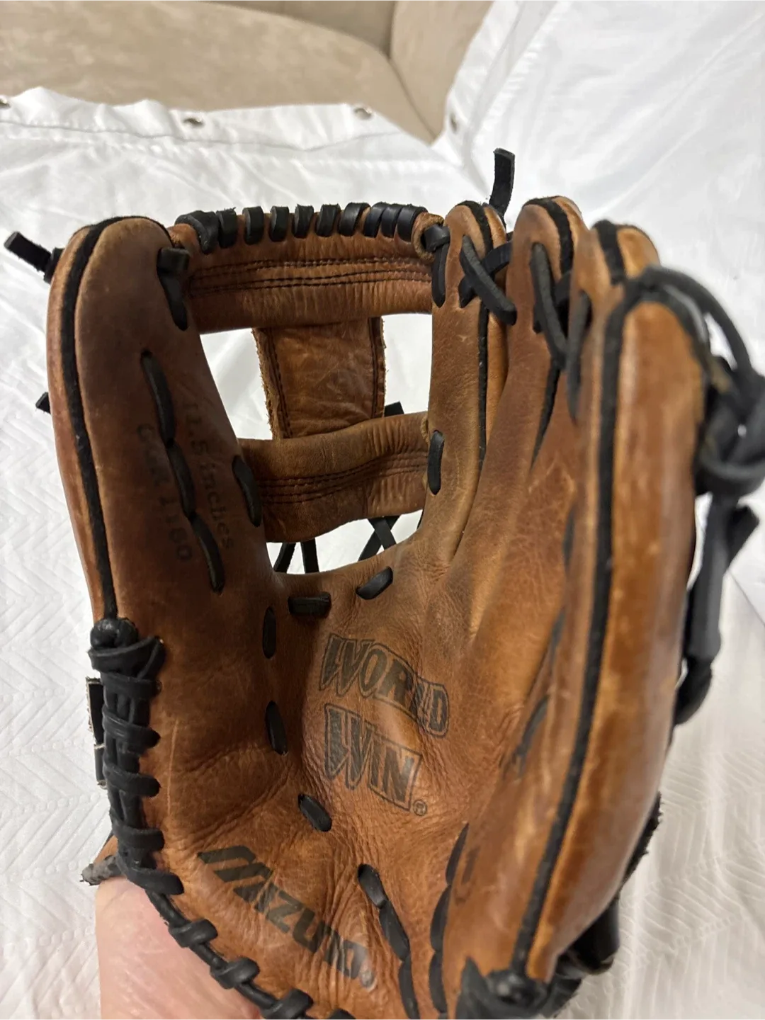 Mizuno World Win 11.5" Baseball Glove thumbnail