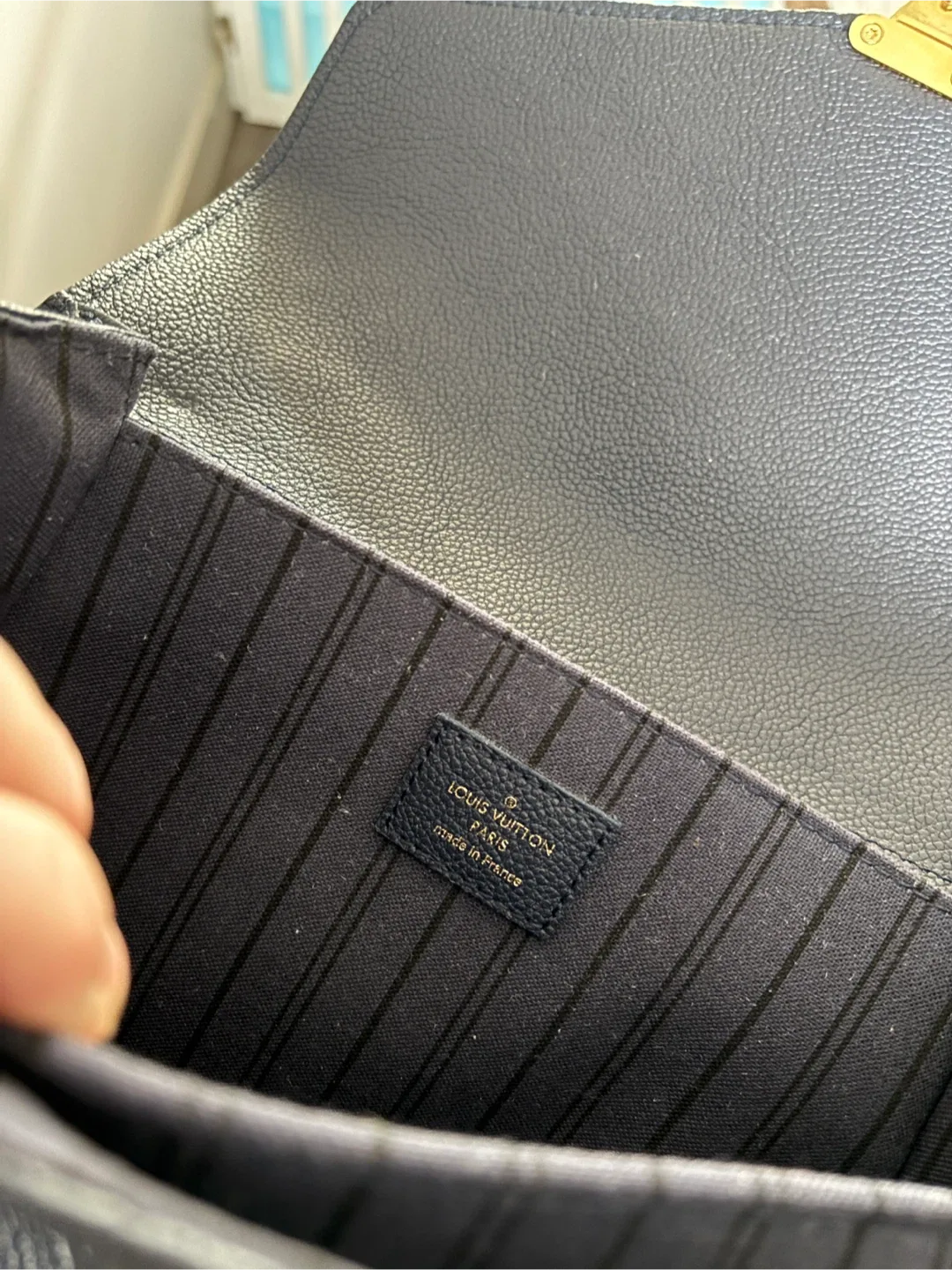 Louis Vuitton Pochette Métis image indicator(3)