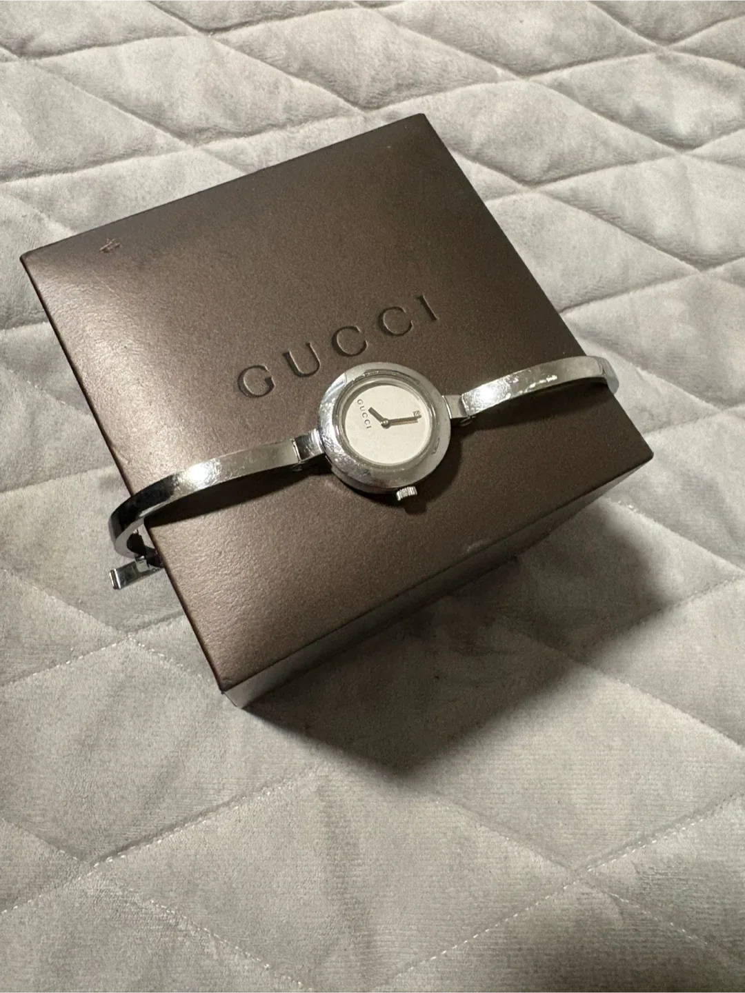 Gucci Vintage Bangle Watch image indicator(2)