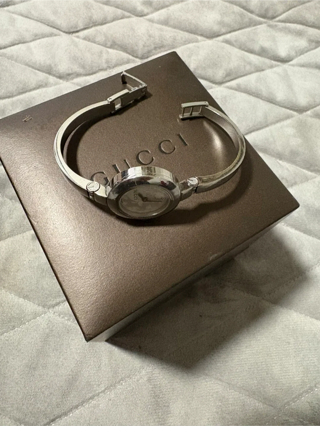 Gucci Vintage Bangle Watch image indicator(3)