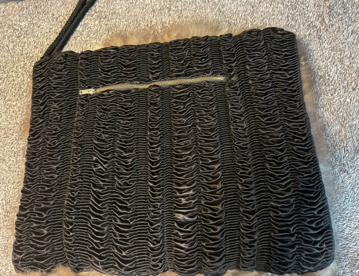 Vintage fur muff ( hand warmer) image indicator(2)