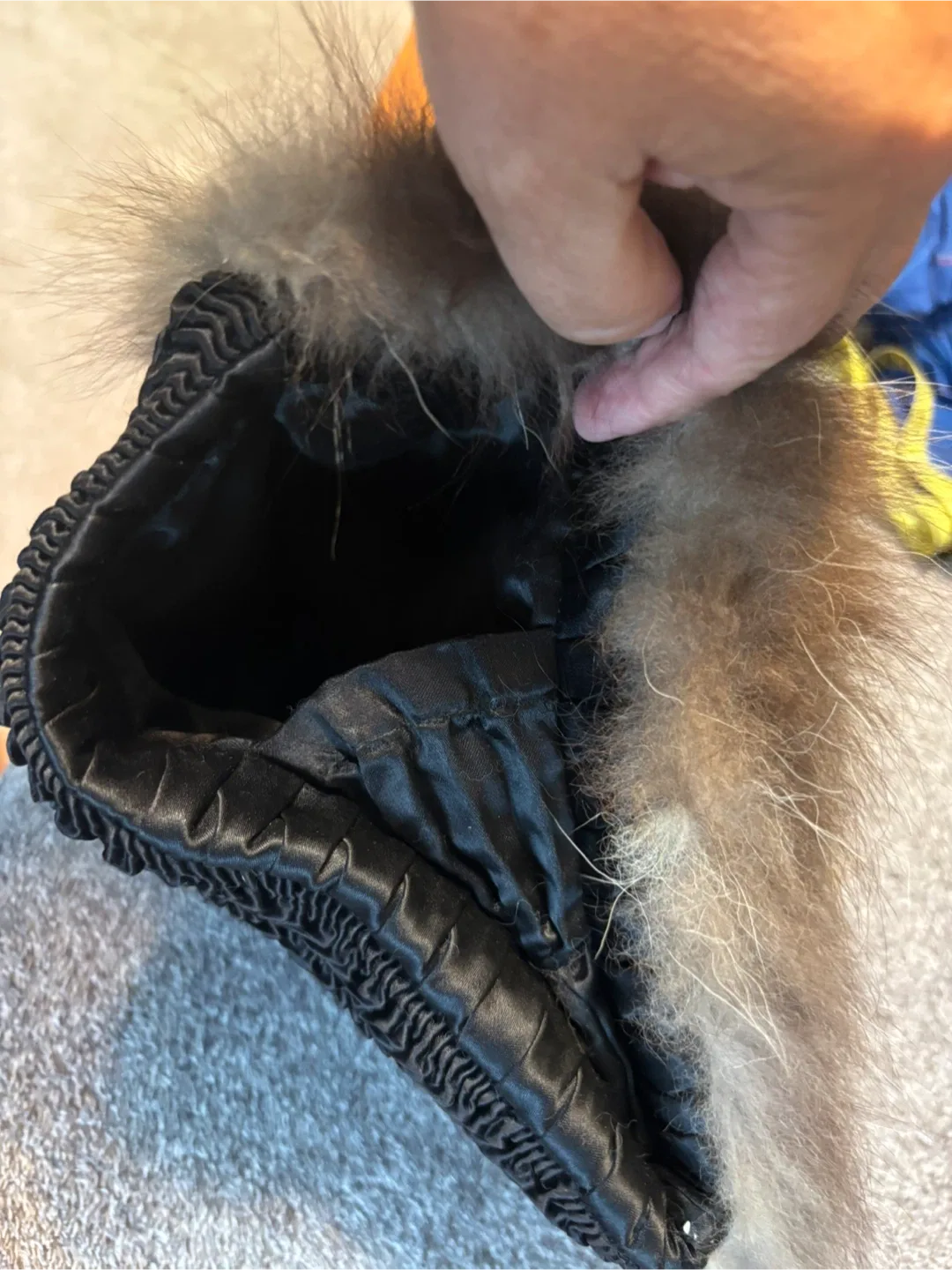 Vintage fur muff ( hand warmer) image indicator(5)