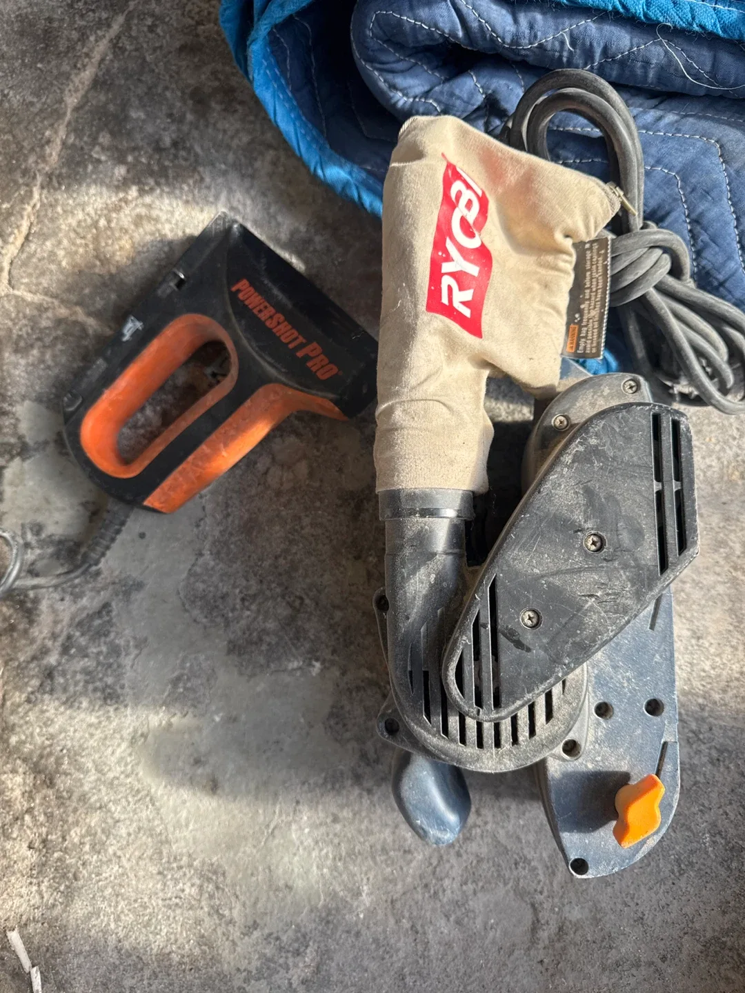 Ryobi Belt Sander & PowerShot Pro Staple Gun image indicator(2)