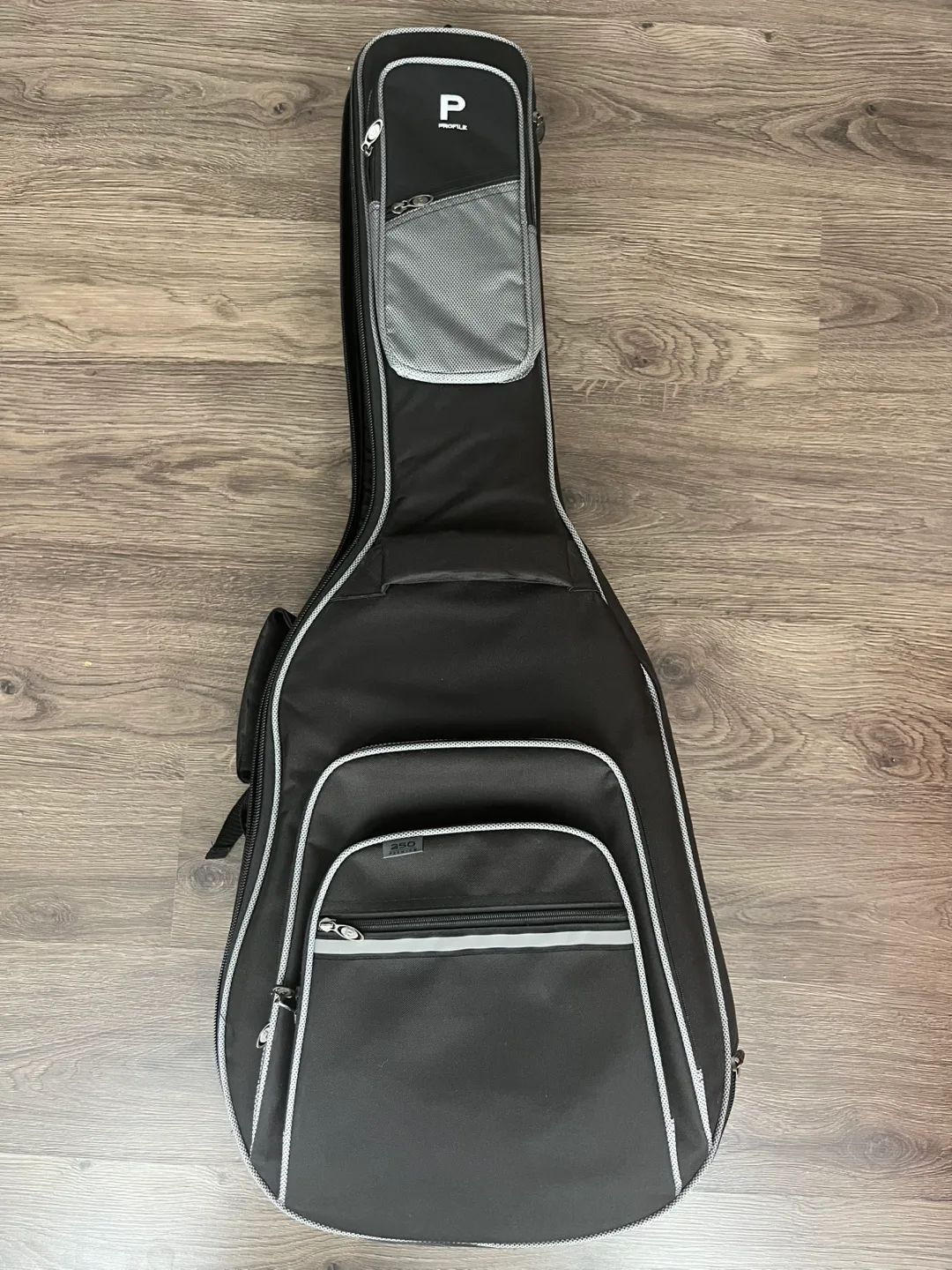 Alhambra FC Classical Guitar with Case image indicator(7)