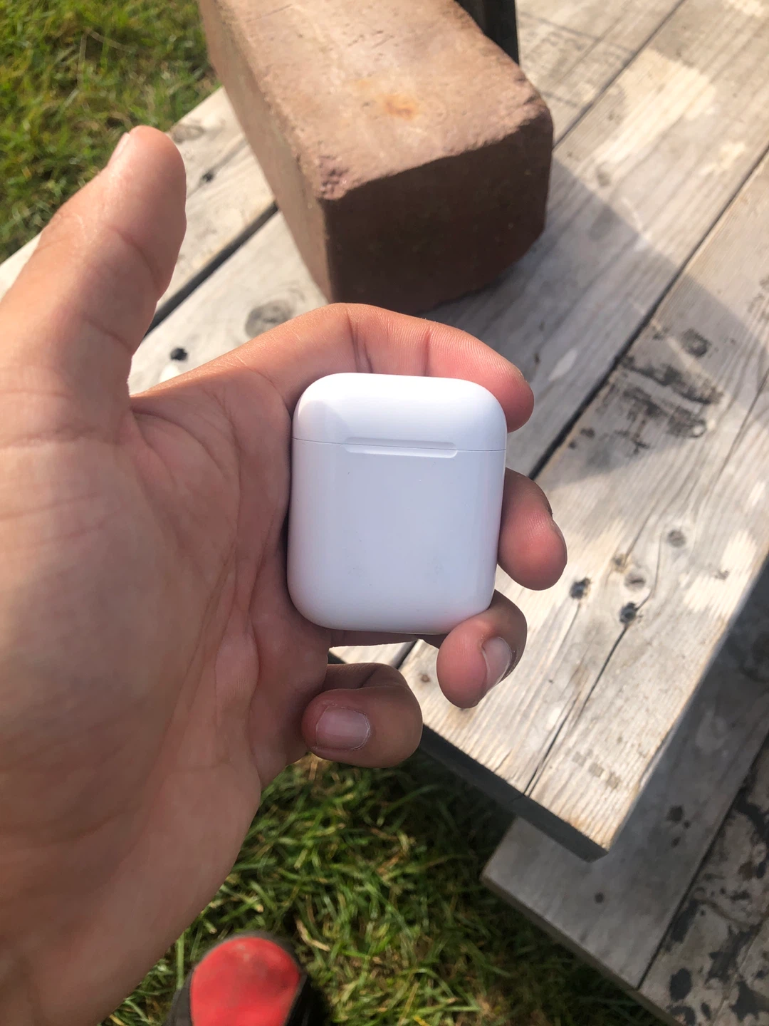 Apple AirPods Charging Case - White