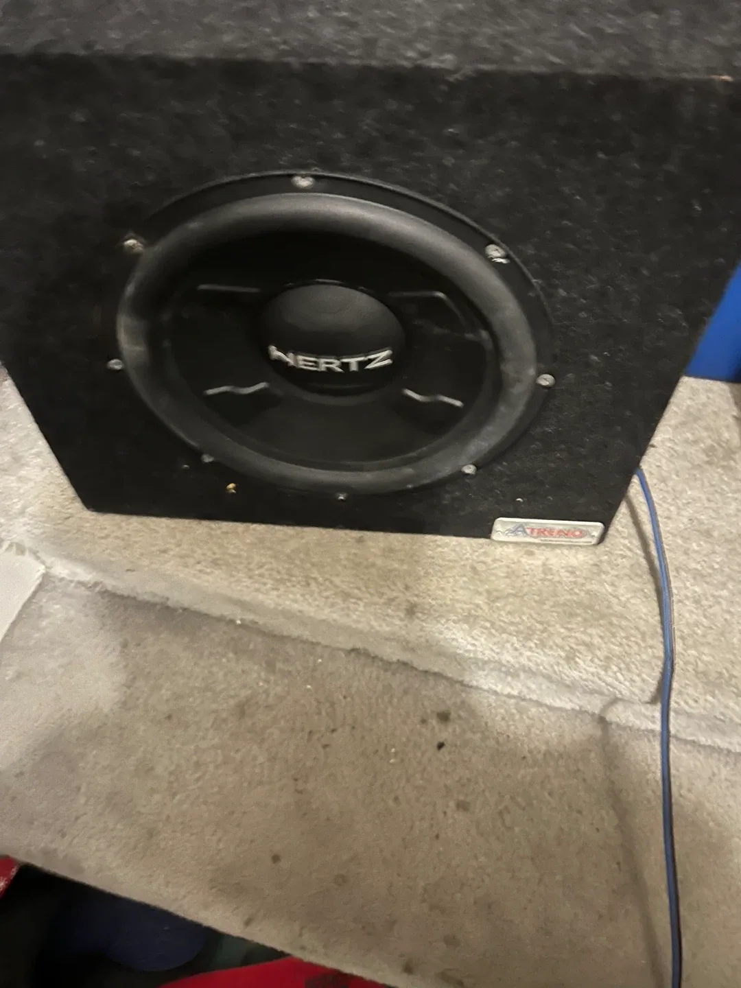 Hertz Subwoofer & Pioneer 500W Amplifier image indicator(2)
