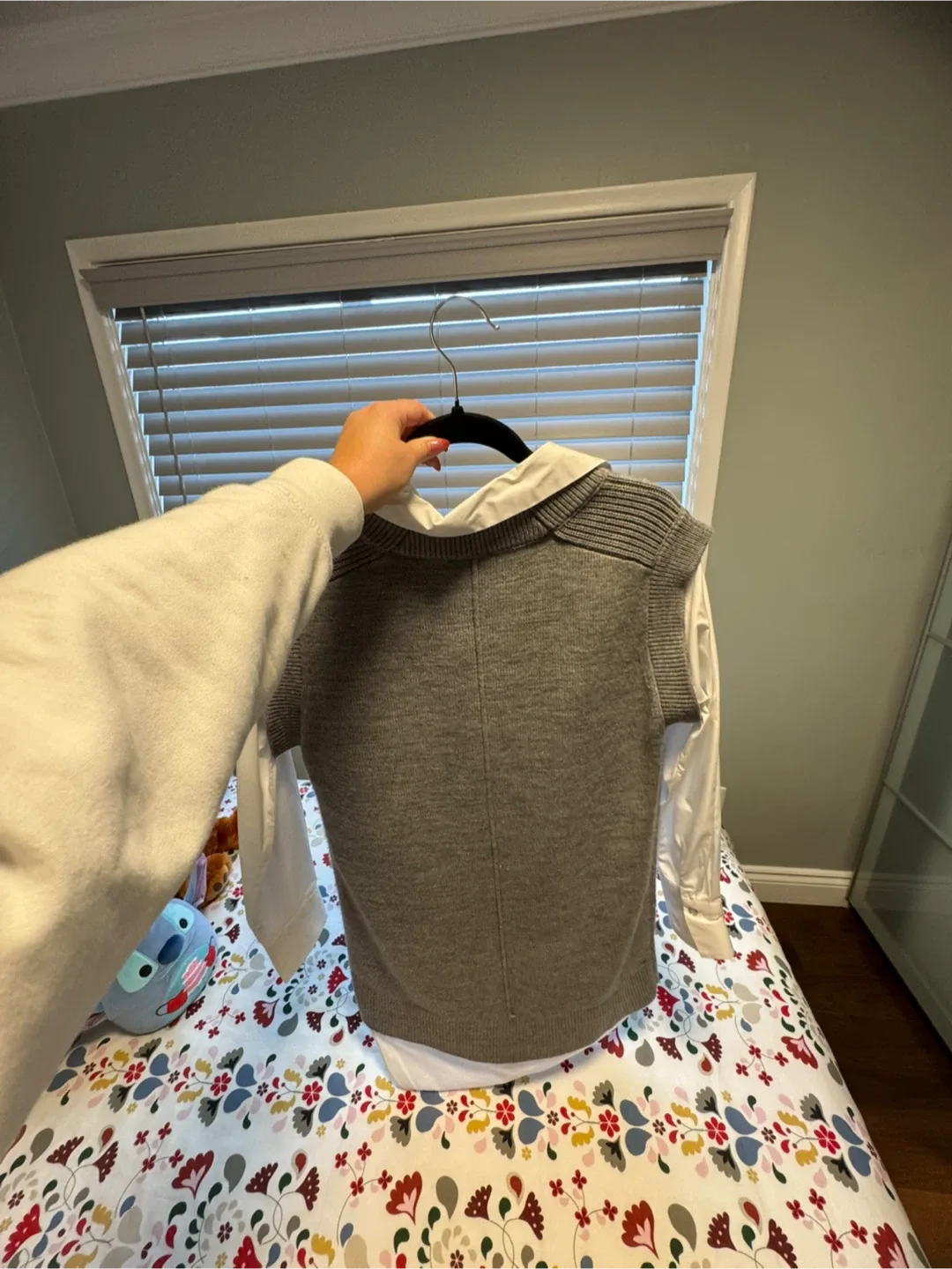 Calvin Klein Sweater Vest with Shirt - M image indicator(3)