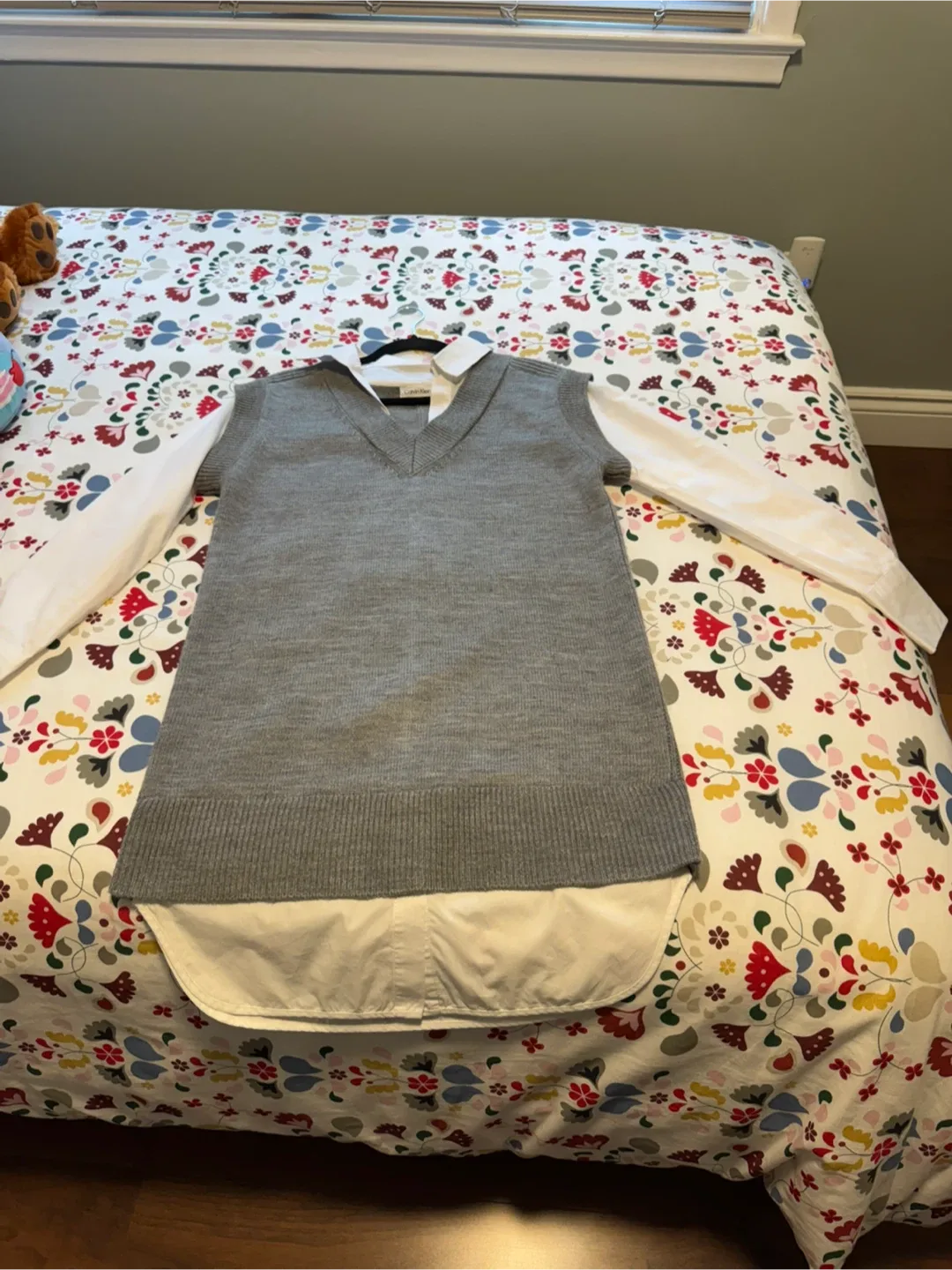 Calvin Klein Sweater Vest with Shirt - M thumbnail