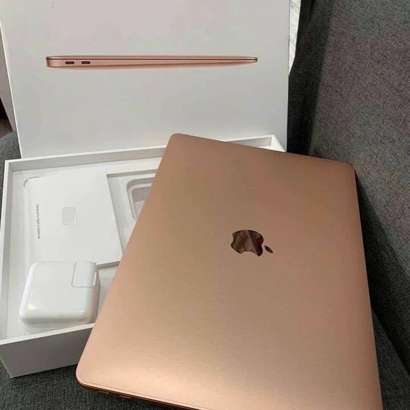 Apple MacBook Air 13inch - Rose Gold - photo 2