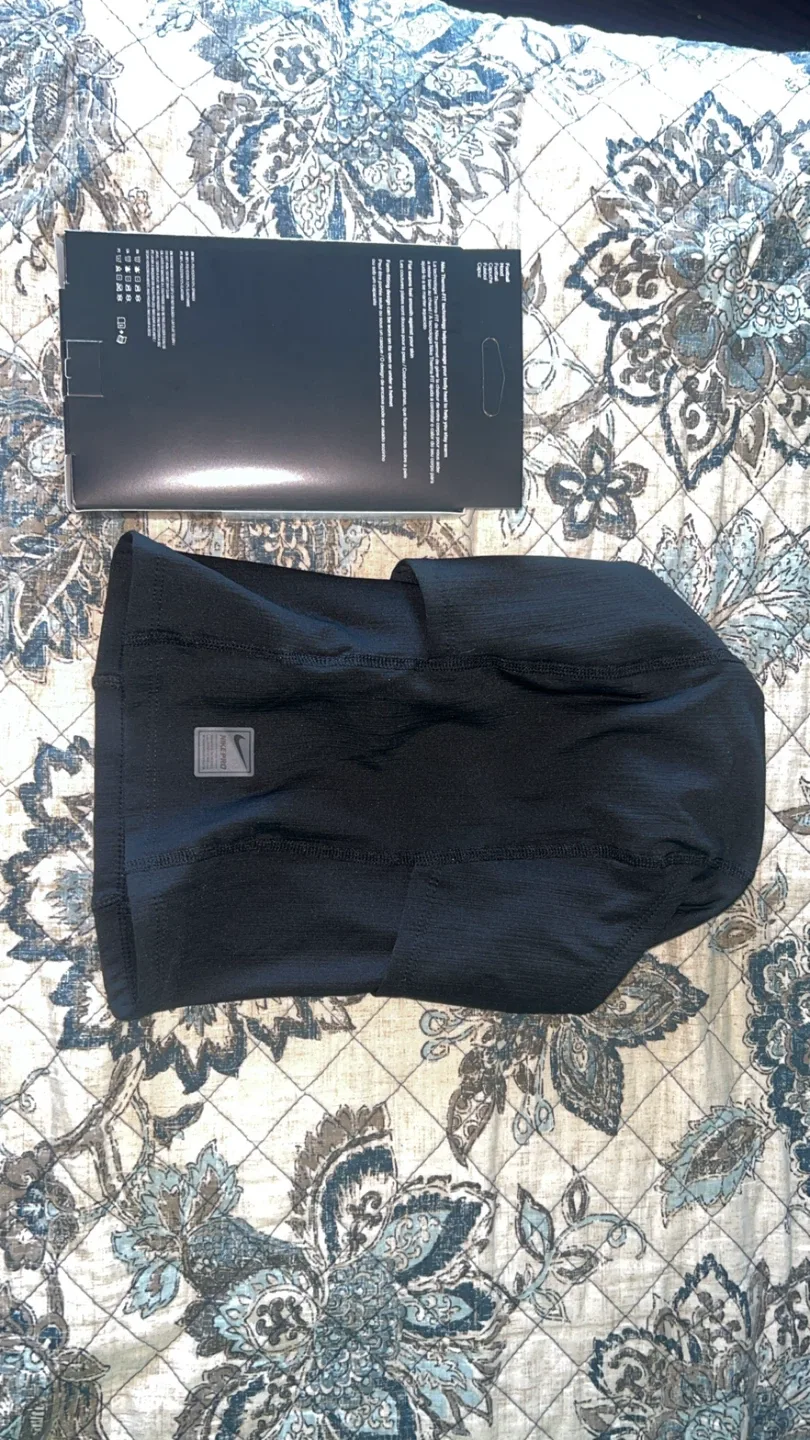 Nike Pro Therma-FIT Hood - Black image indicator(2)