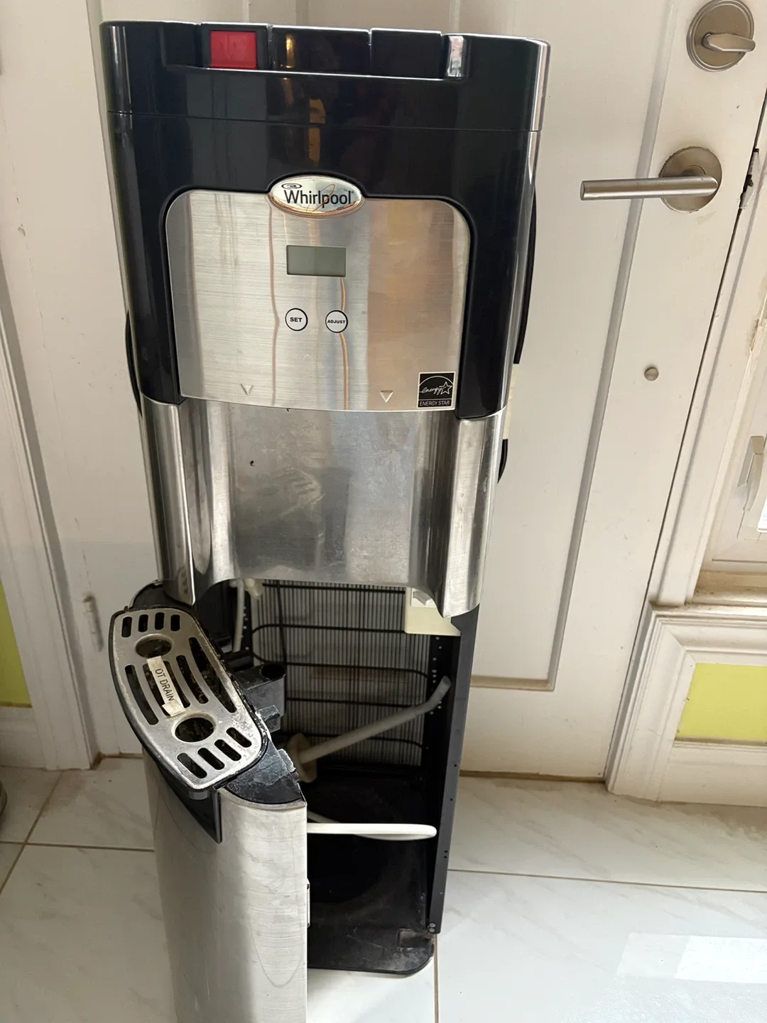 Whirlpool Water Dispenser - Stainless Steel image indicator(3)