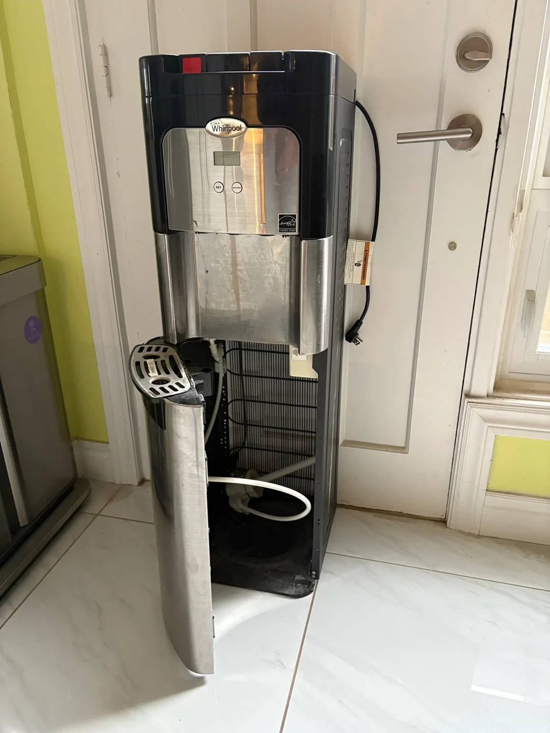 Whirlpool Water Dispenser - Stainless Steel image indicator(2)