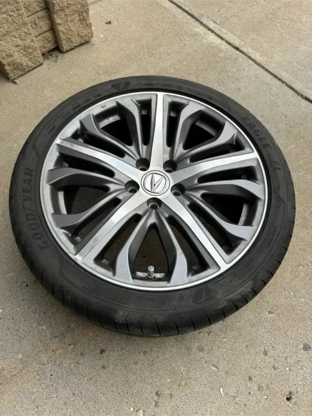 Acura 19" Wheel with Summer tire Goodyear Eagle F1 Tire