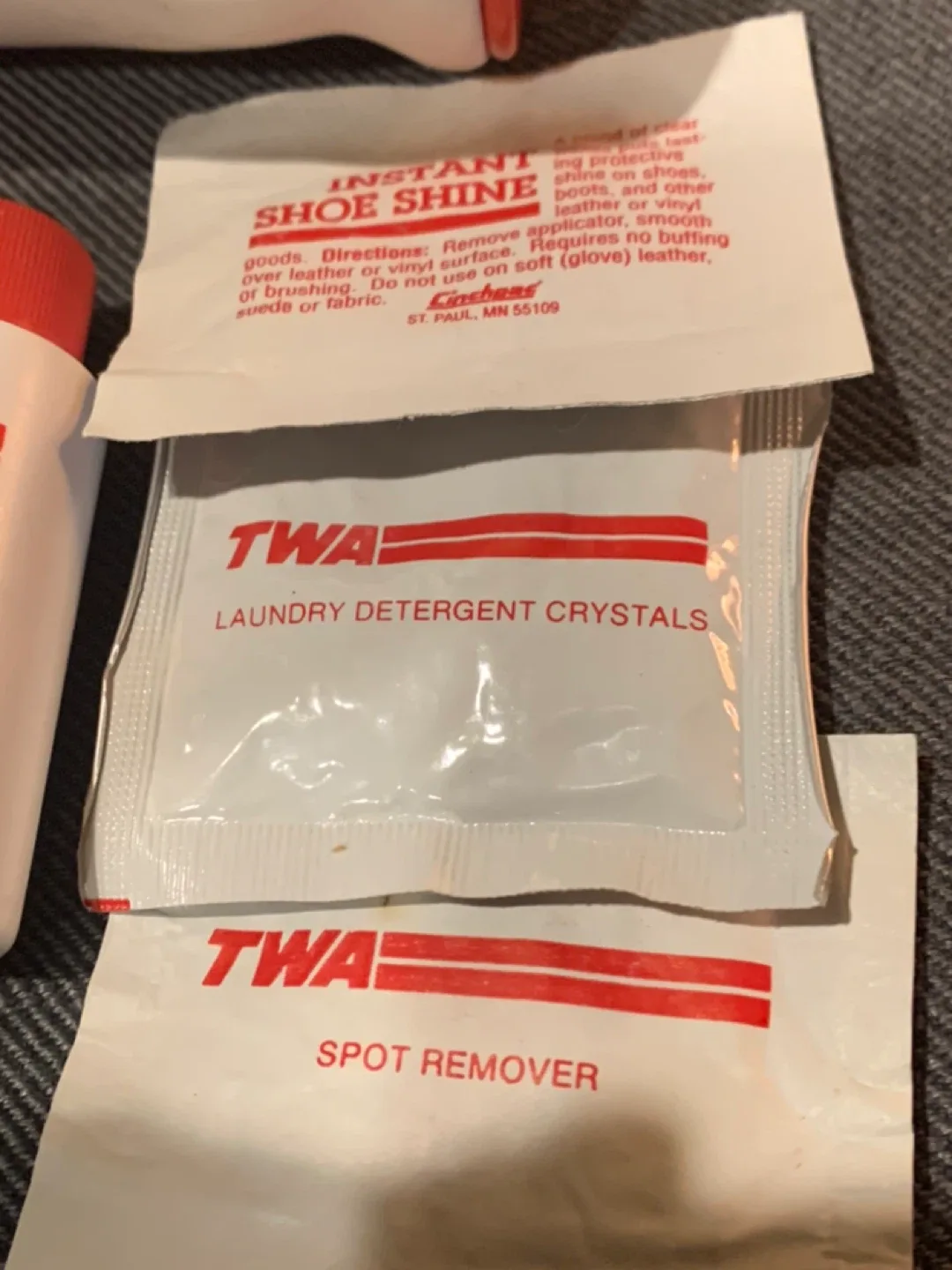 Vintage TWA Overnight Kit image indicator(3)