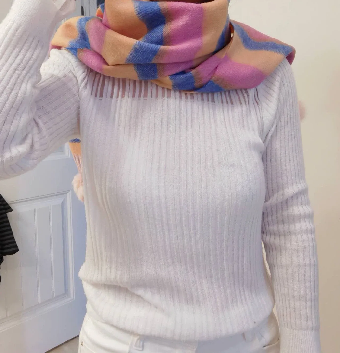 Stylish Plaid Scarf image indicator(4)