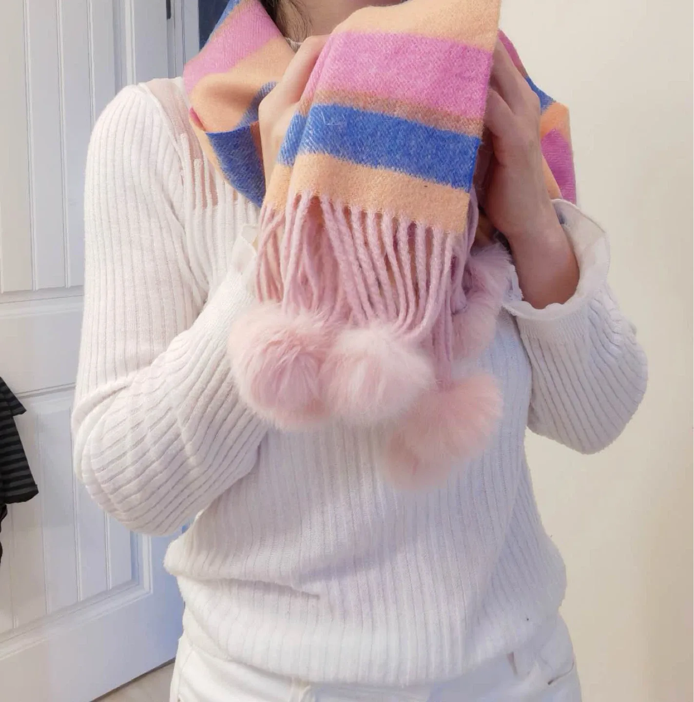 Stylish Plaid Scarf image indicator(5)