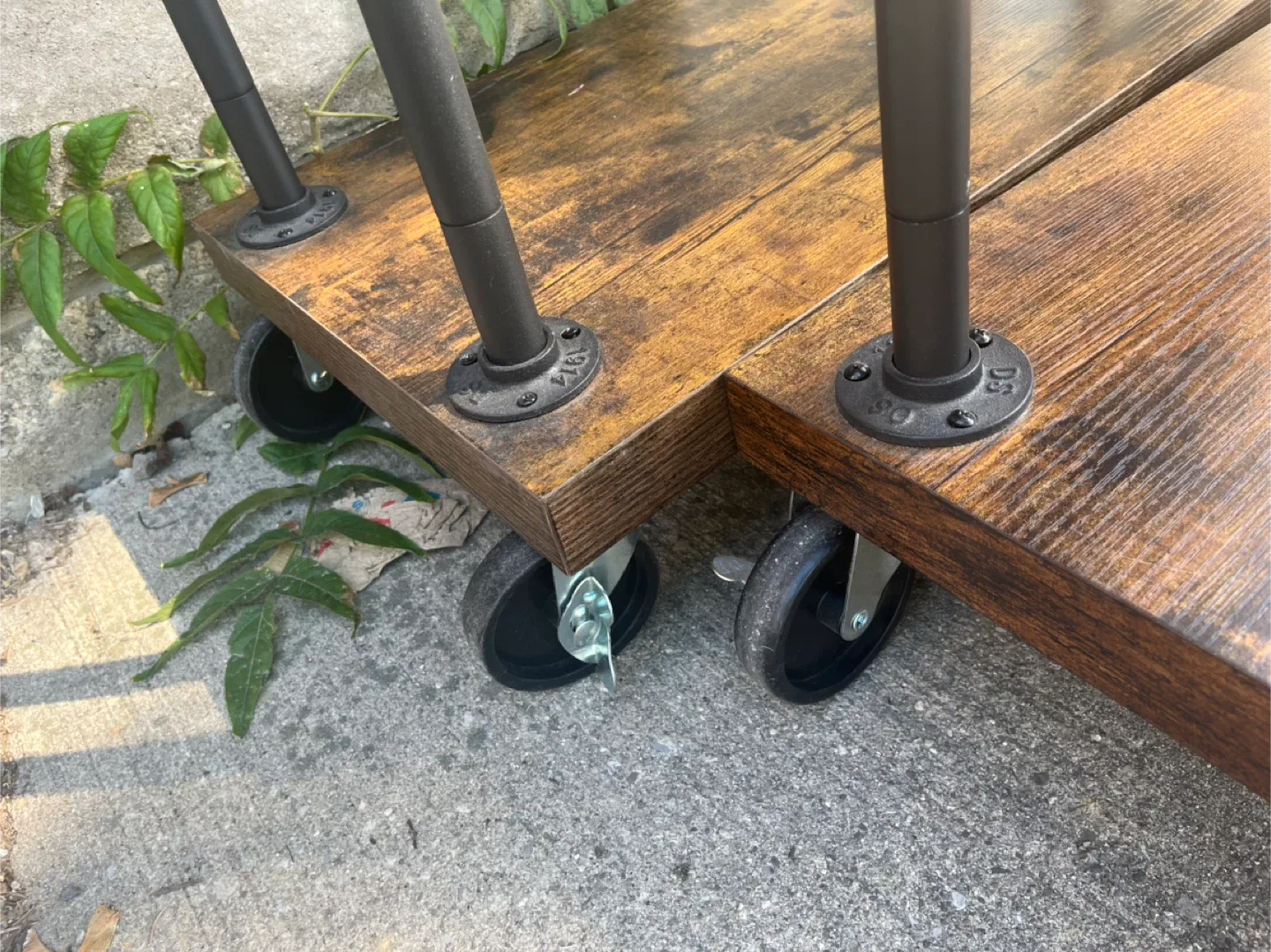 Industrial Style Rolling Garment Rack image indicator(3)