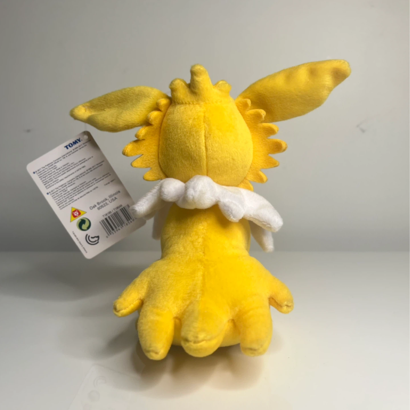 Pokémon Jolteon Plush - photo 3