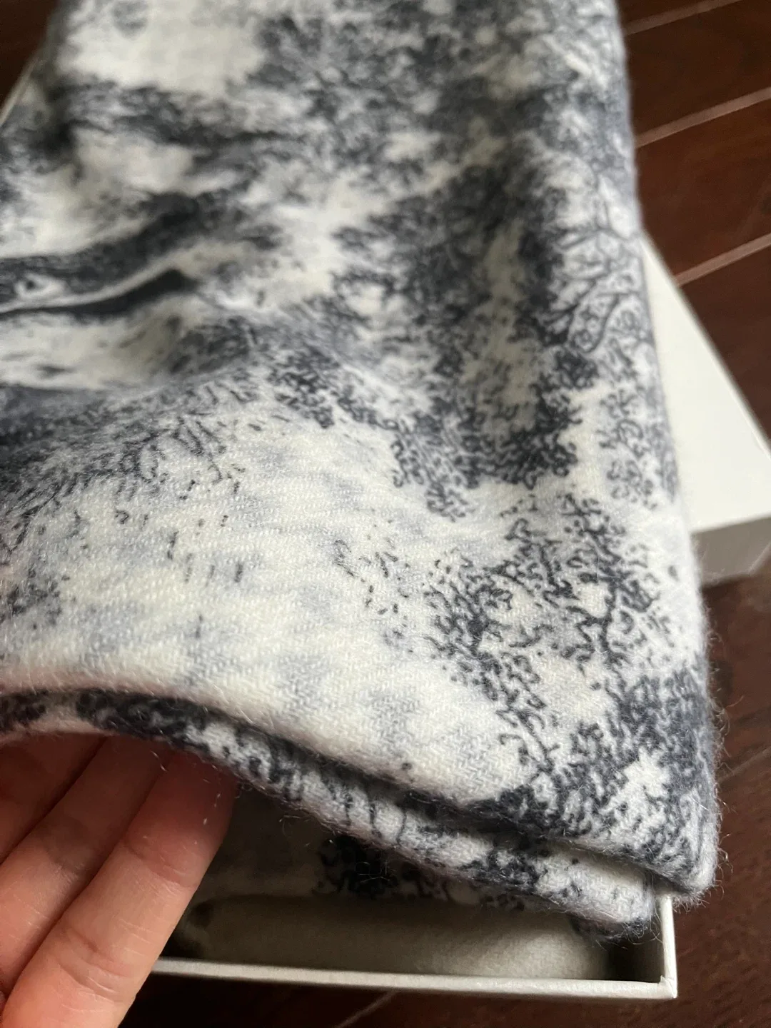 New Ruienco Wool Scarf image indicator(5)