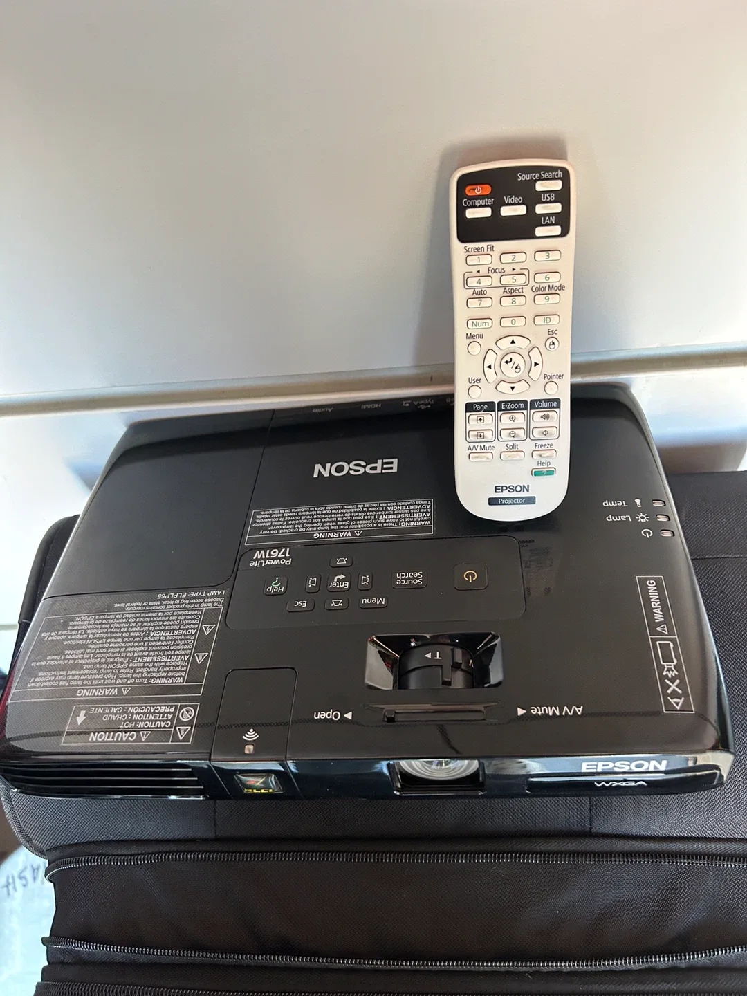 Epson PowerLite 1761W LCD Projector thumbnail