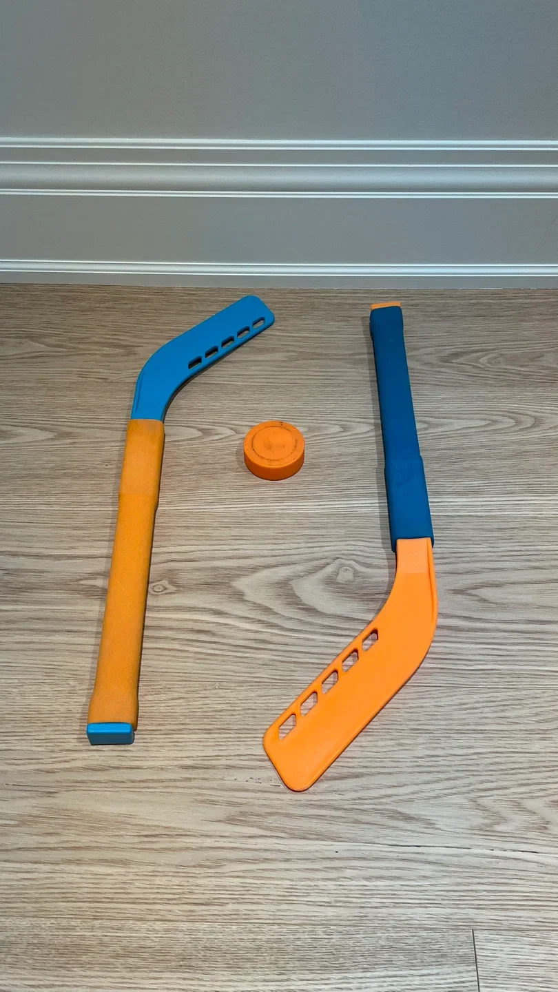 Kids Hockey Sticks and Puck Set image indicator(2)