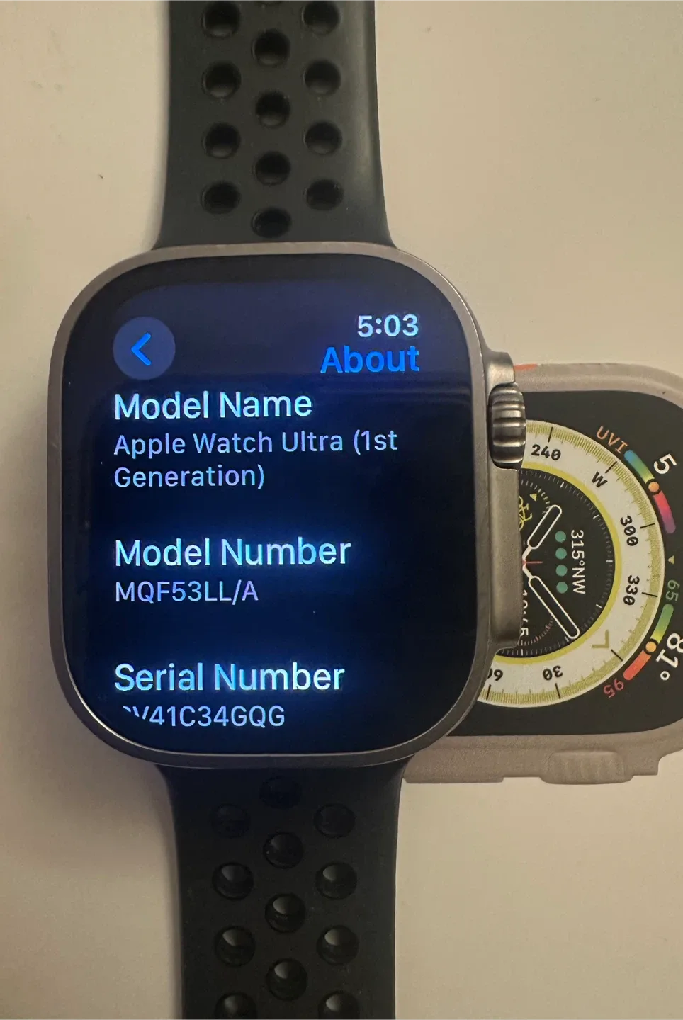 Apple Watch Ultra (1st Gen) 49mm image indicator(3)