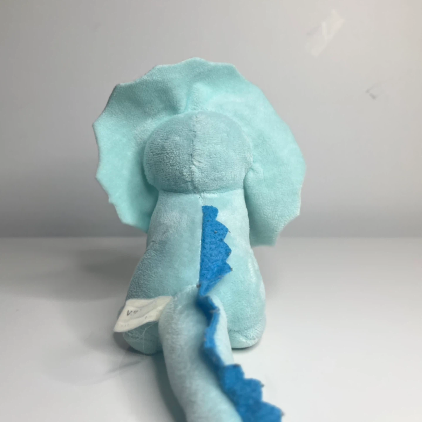 Pokémon Vaporeon Plush - photo 3