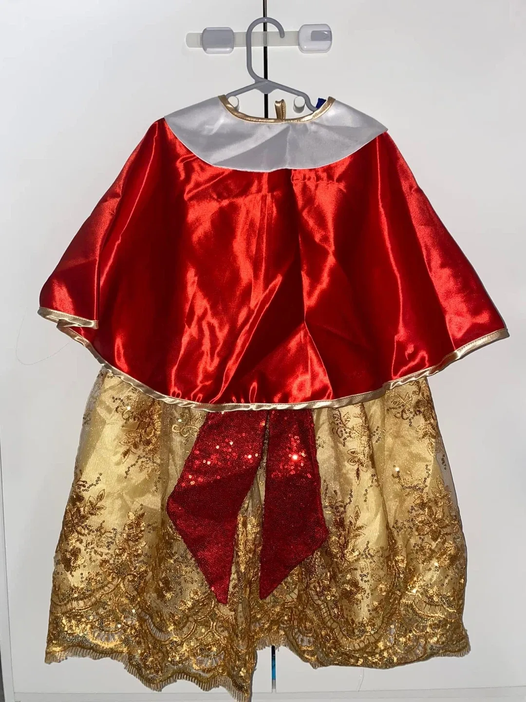 Snow White Costume image indicator(4)