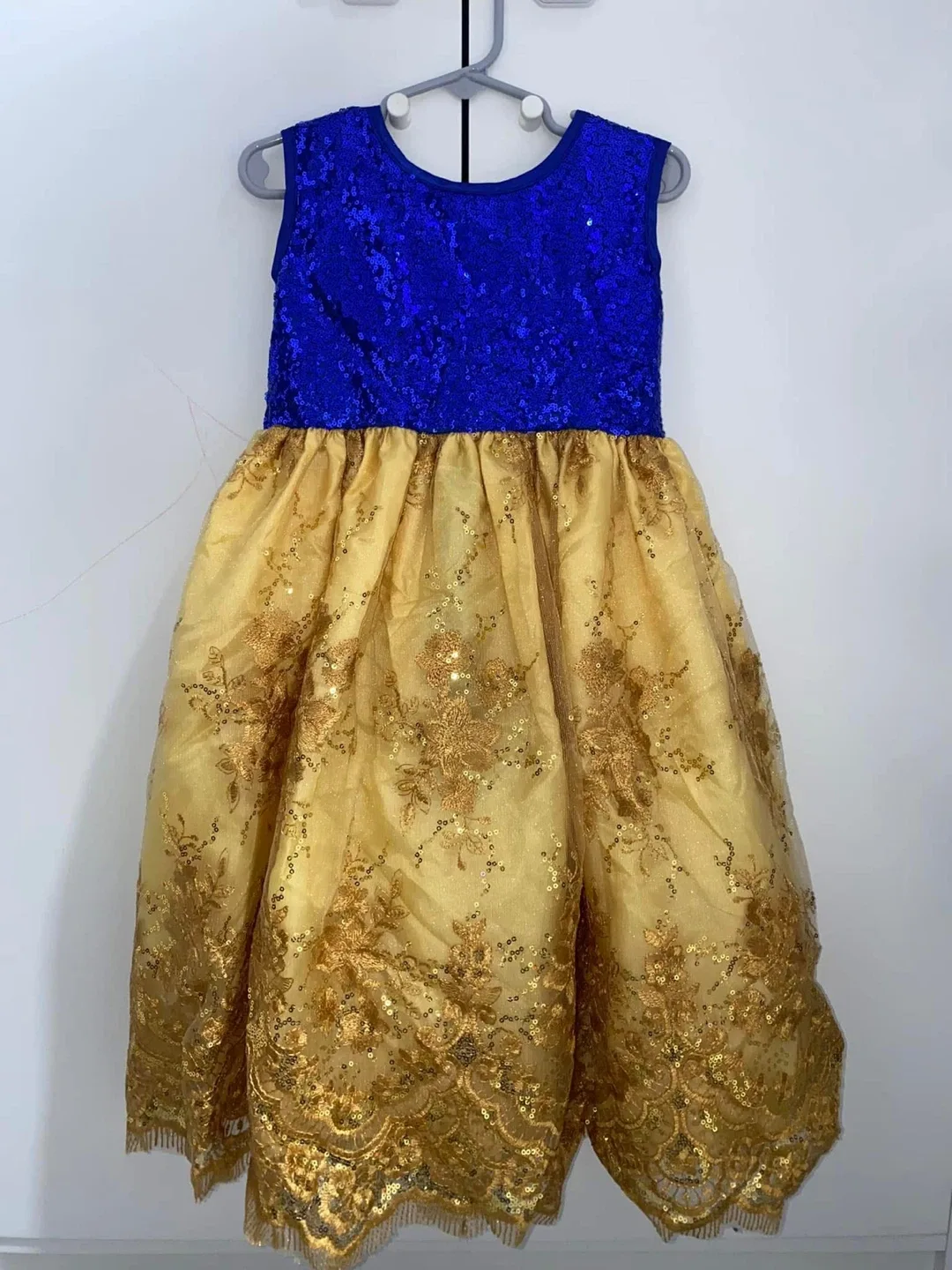 Snow White Costume image indicator(2)