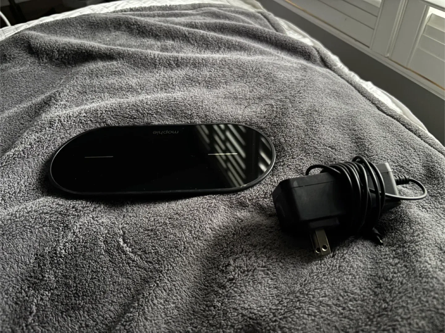 Mophie Wireless Charging Pad image indicator(3)