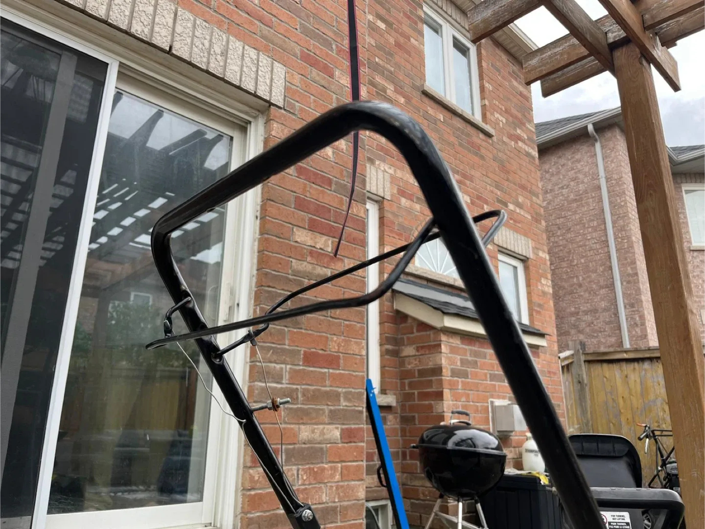 Gas snowblower / electric starter 5.5 hp 22” $300 FIRM image indicator(5)