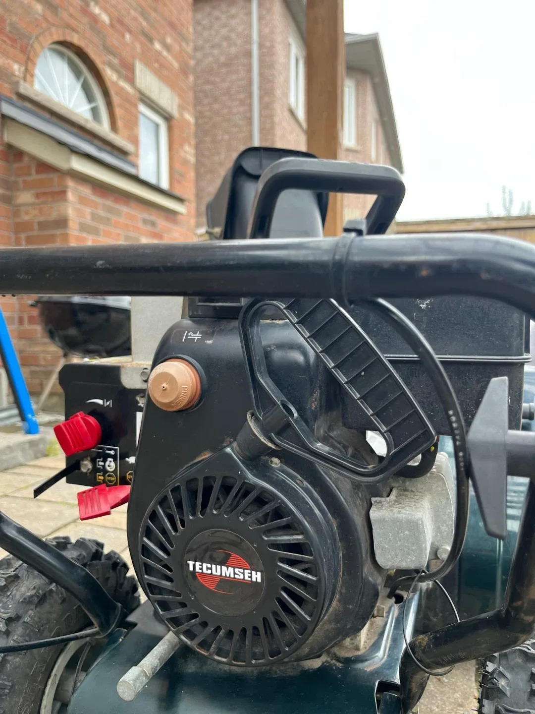 Gas snowblower / electric starter 5.5 hp 22” $300 FIRM image indicator(3)