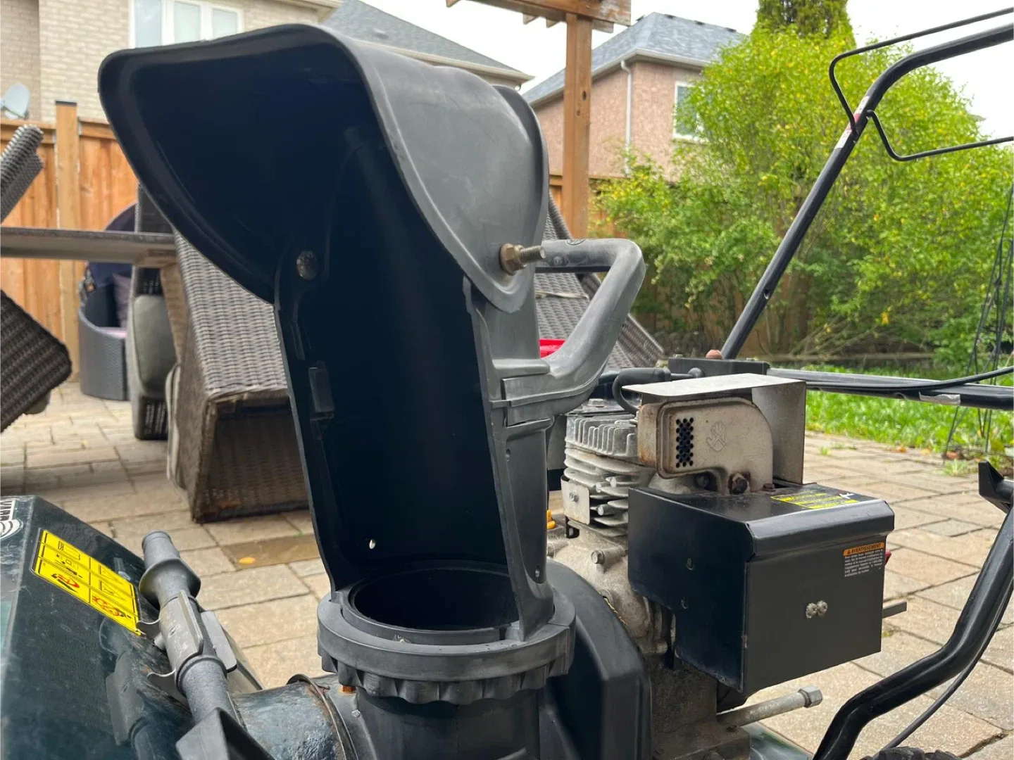 Gas snowblower / electric starter 5.5 hp 22” $300 FIRM image indicator(7)