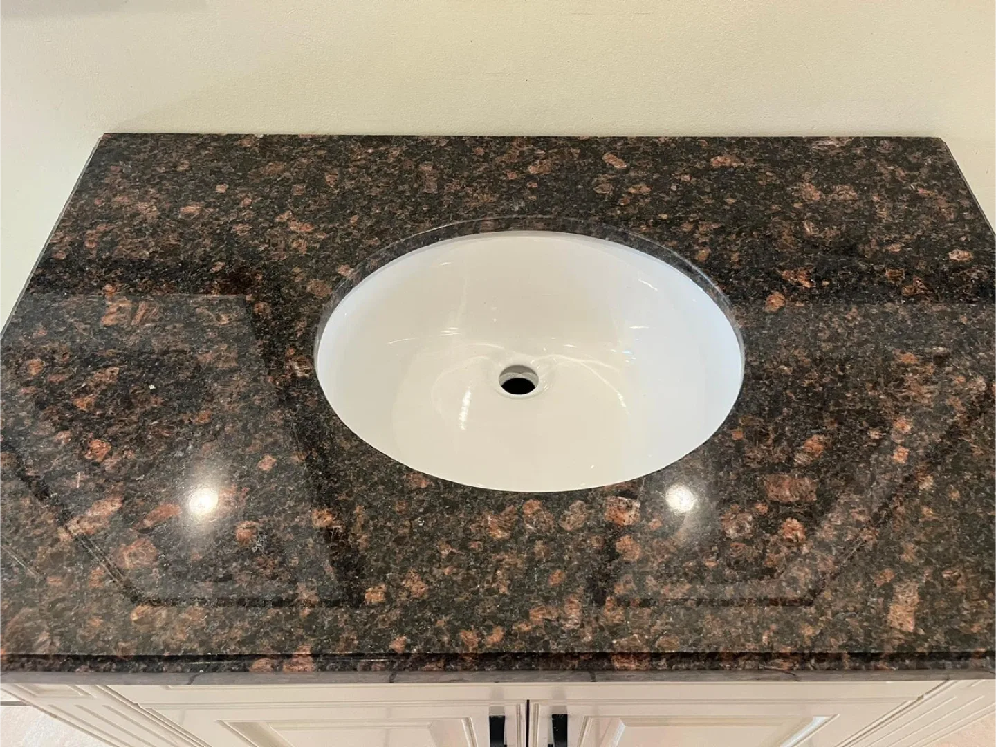new / display item granite sink with cabinet $250 firm image indicator(3)