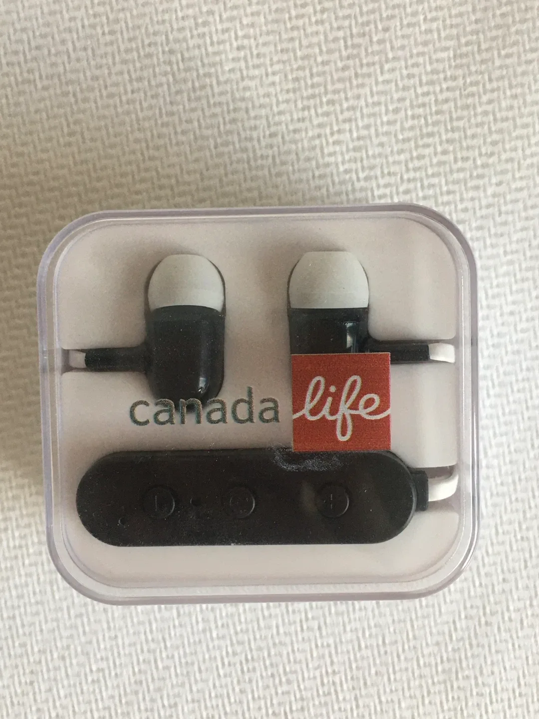🧡 Canada Life Earphones Black/White New Open Box! thumbnail