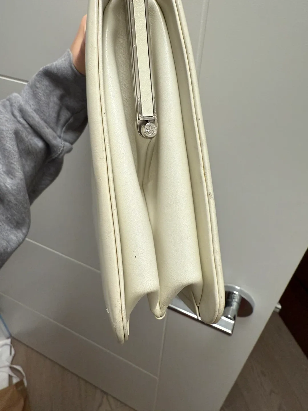 Vintage White Handbag image indicator(3)