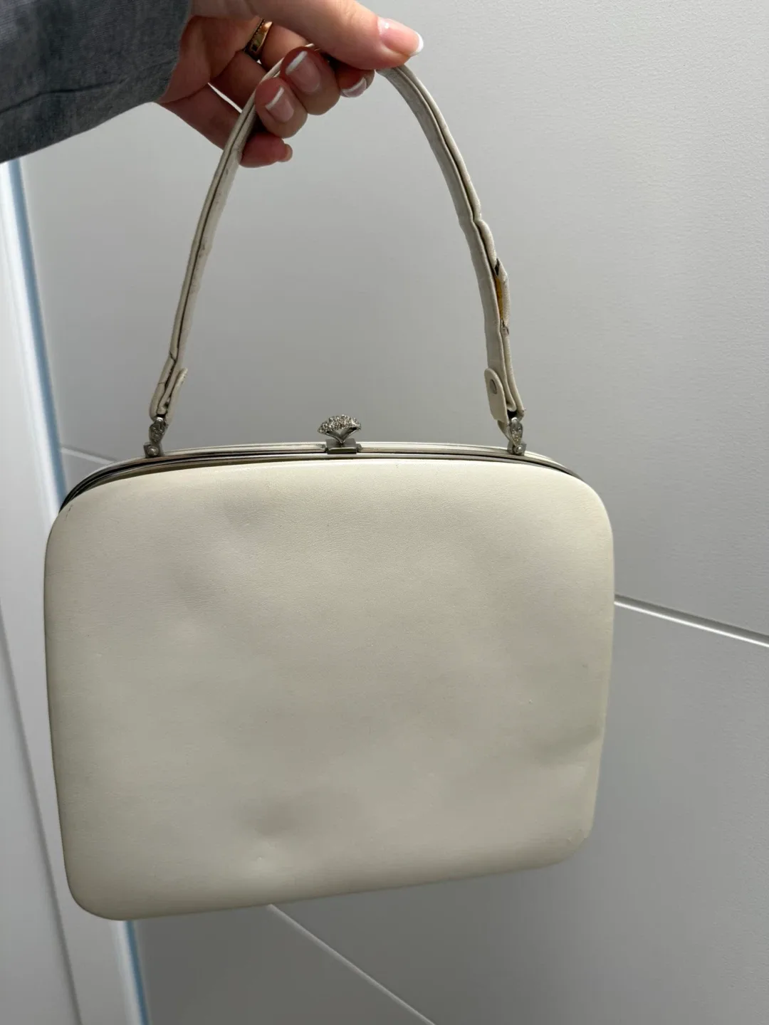 Vintage White Handbag thumbnail