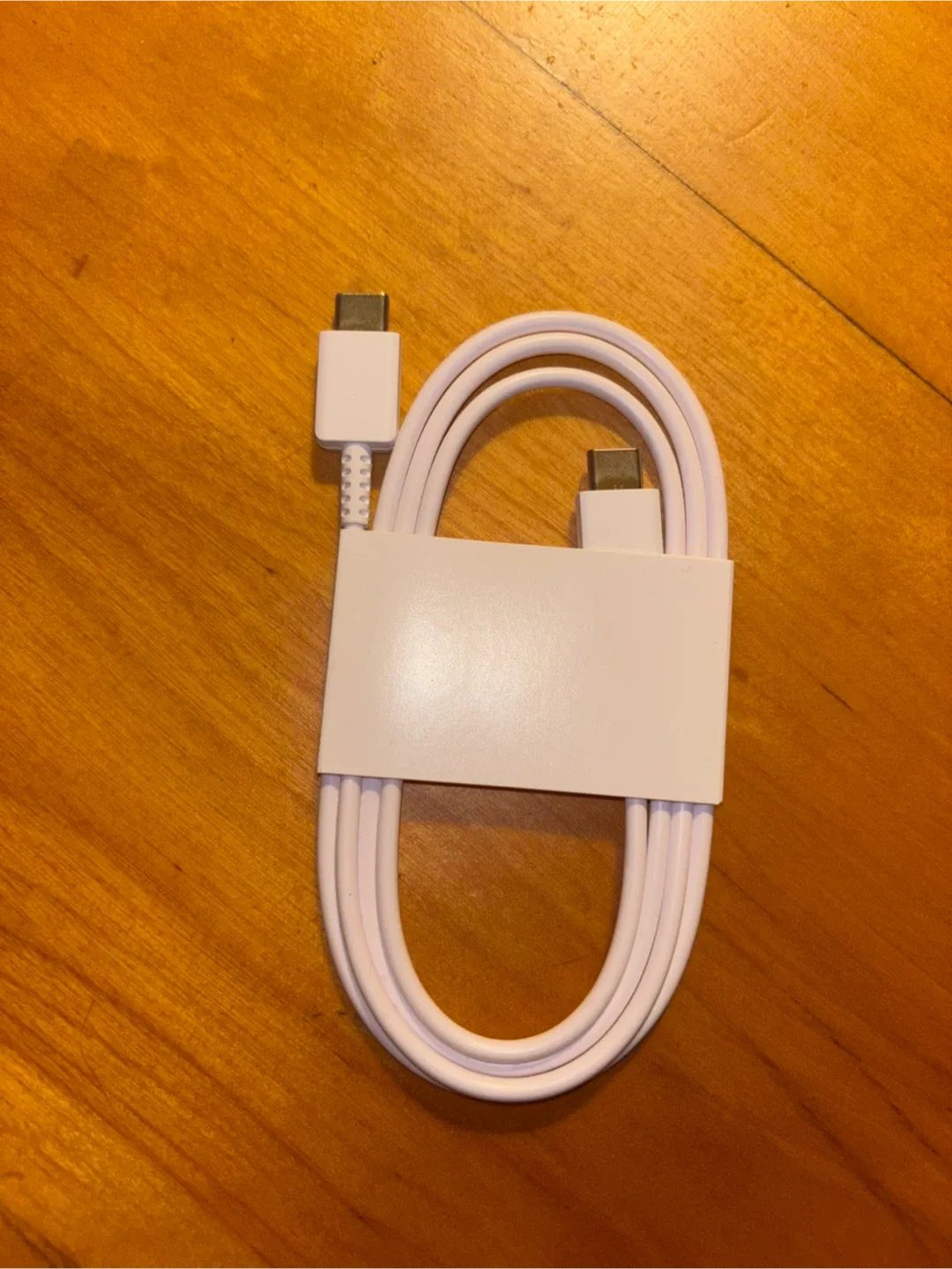 USC-C Charging Cable - Black & White image indicator(5)