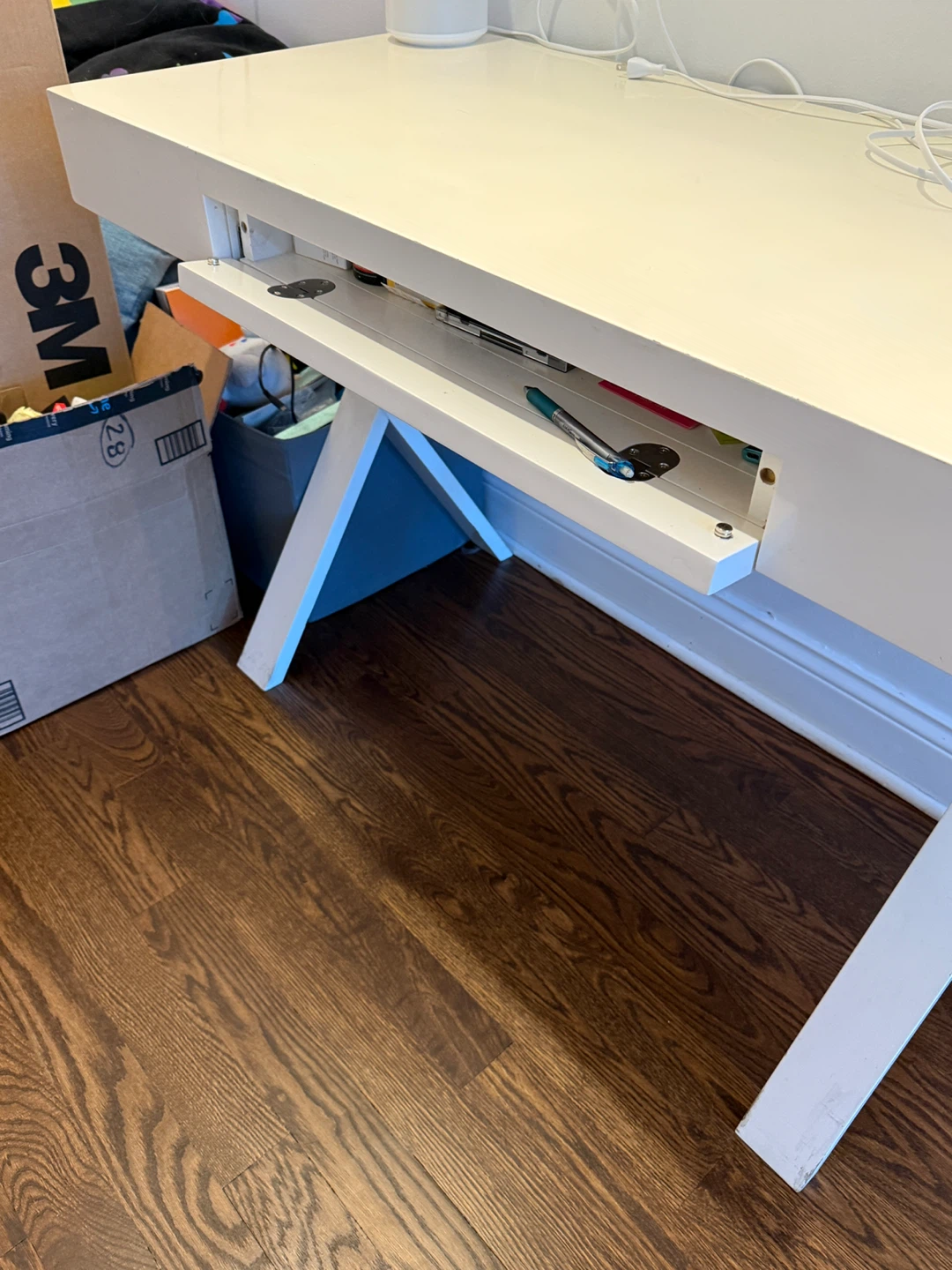 White Modern Desk (World Market?) - photo 3
