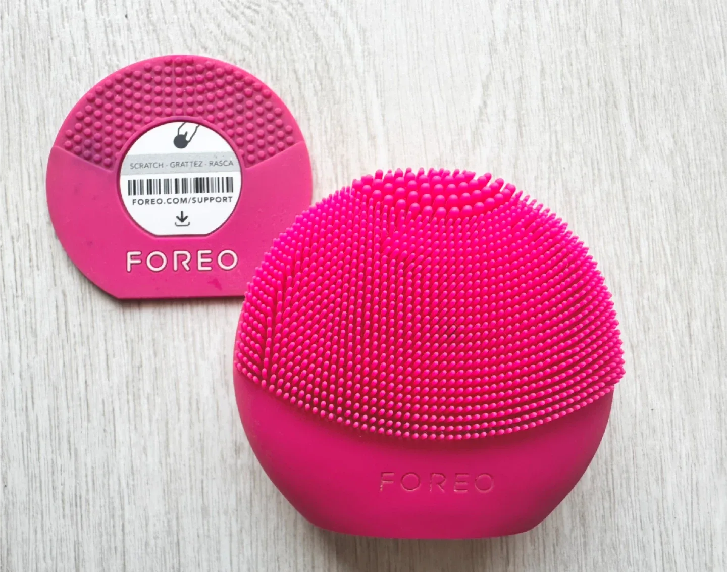 FOREO Luna Facial Cleansing Brush - Pink thumbnail