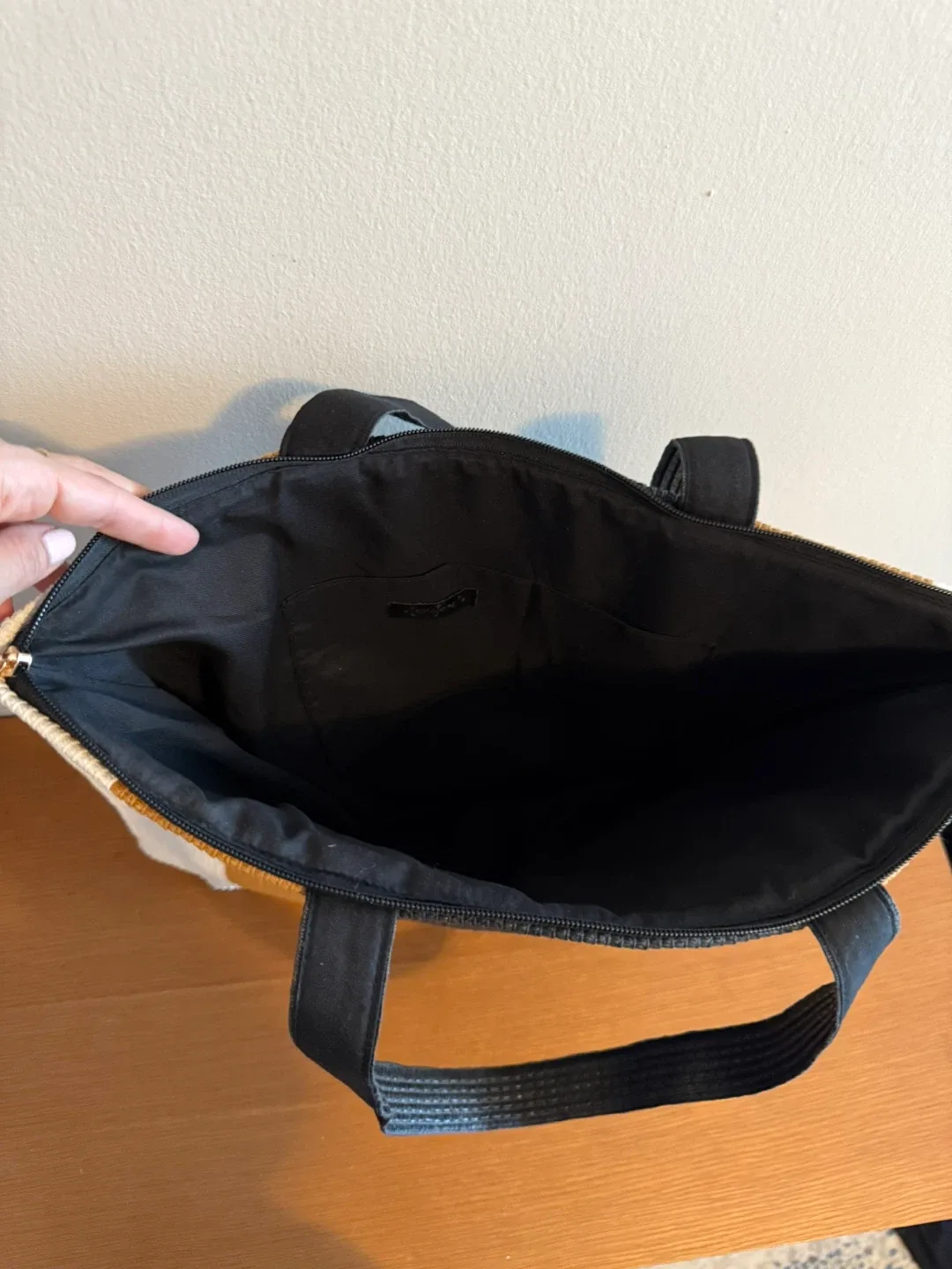 Michael Kors Black Tote Bag image indicator(3)