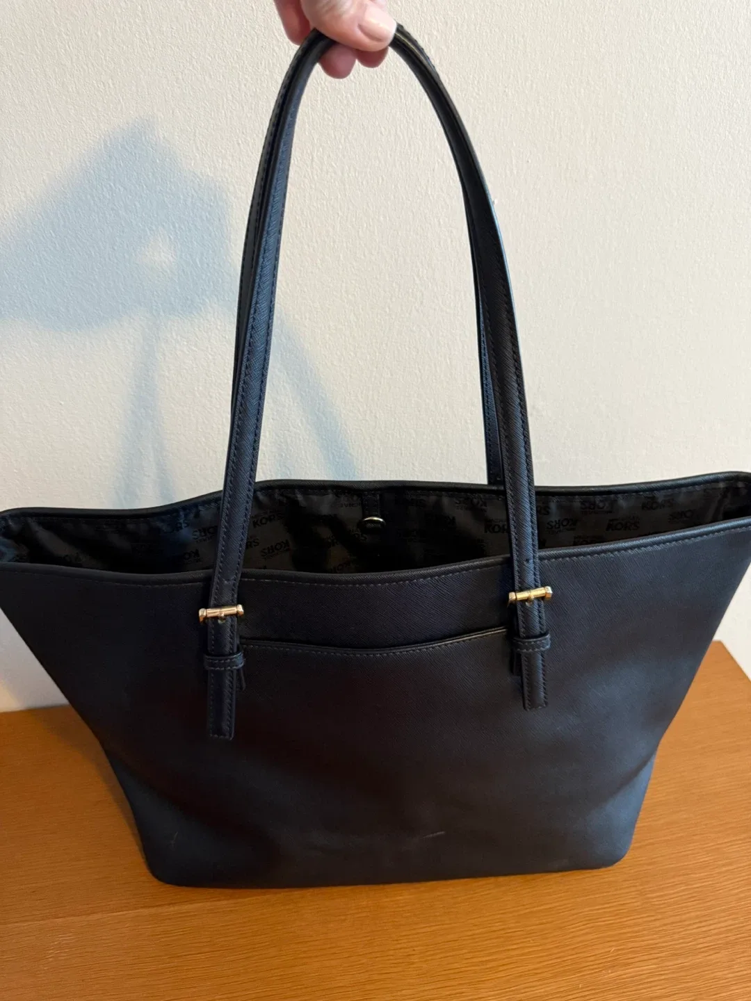 Michael Kors Black Tote Bag image indicator(2)