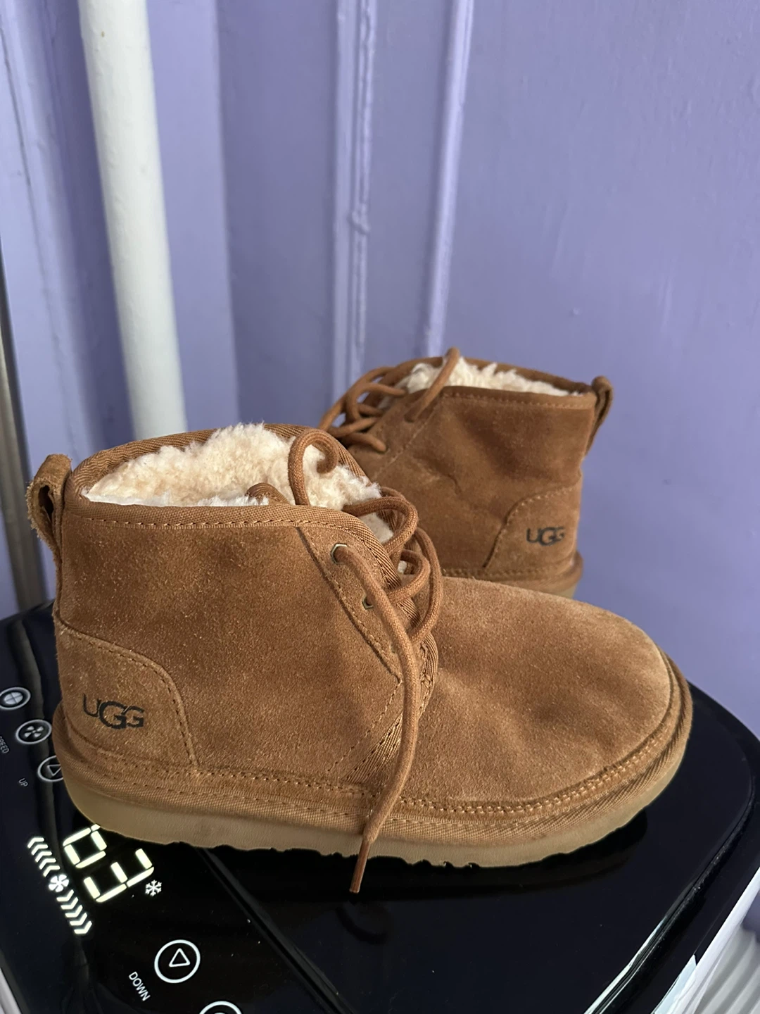 UGG Neumel Chukka Boots - Size 3 kids - photo 2